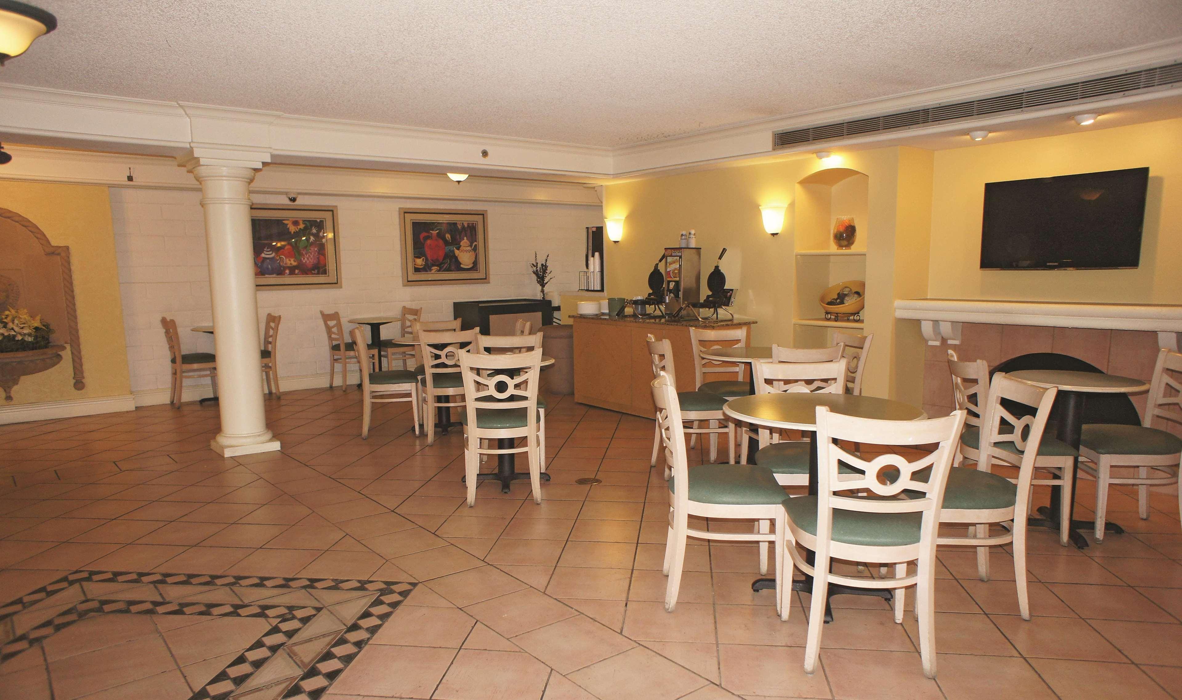 Days By Wyndham San Diego Vista