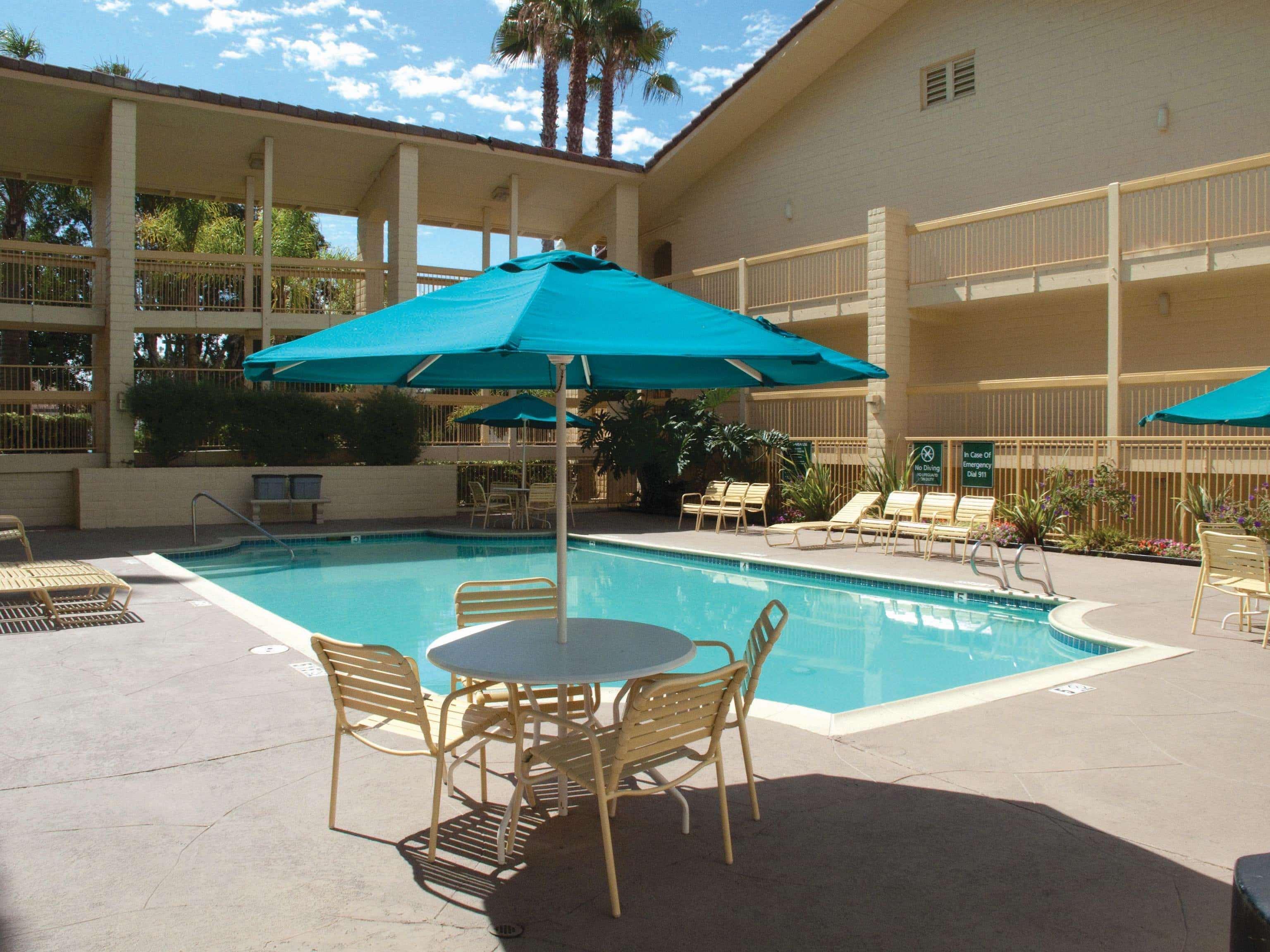 Hotel Days By Wyndham San Diego Vista