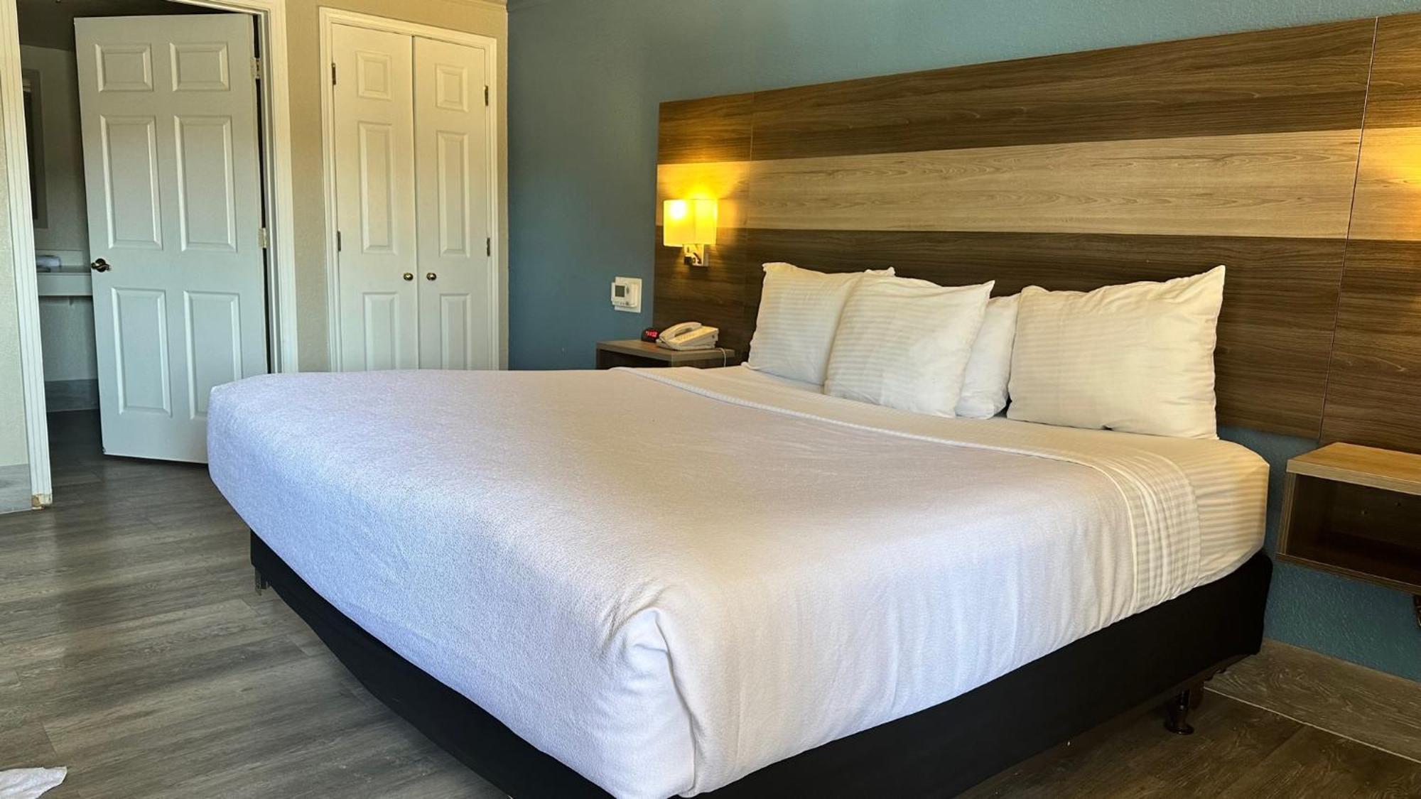 Days By Wyndham San Diego