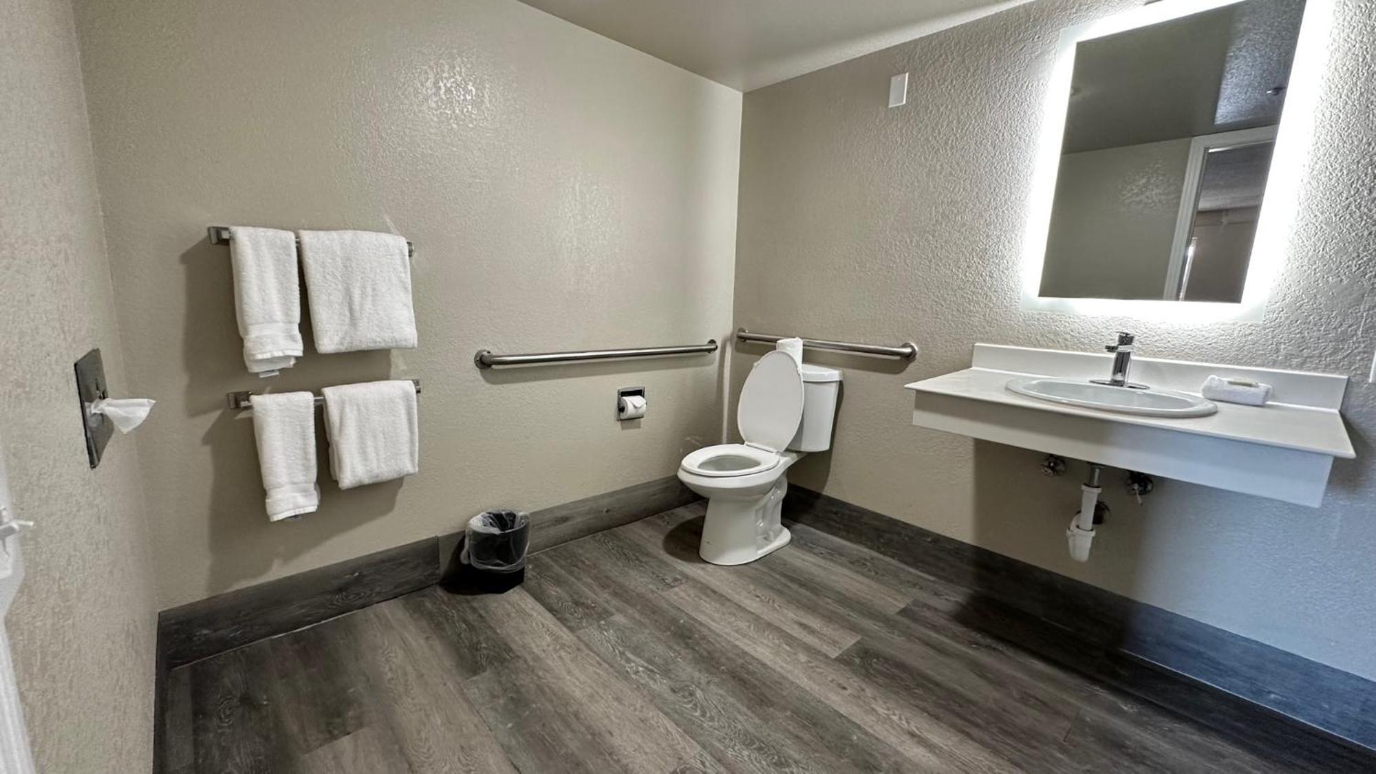 Days By Wyndham San Diego Hotel