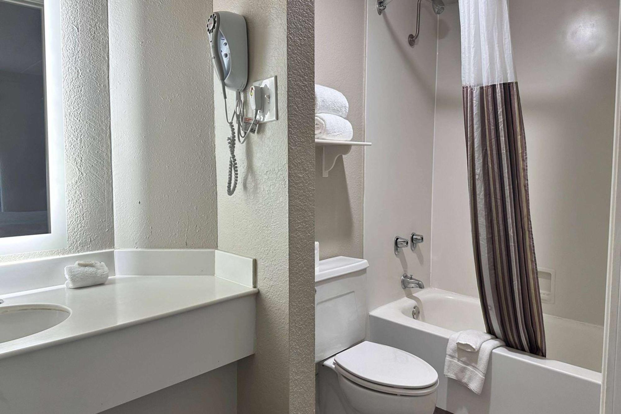 Hotel Days By Wyndham San Diego 3*