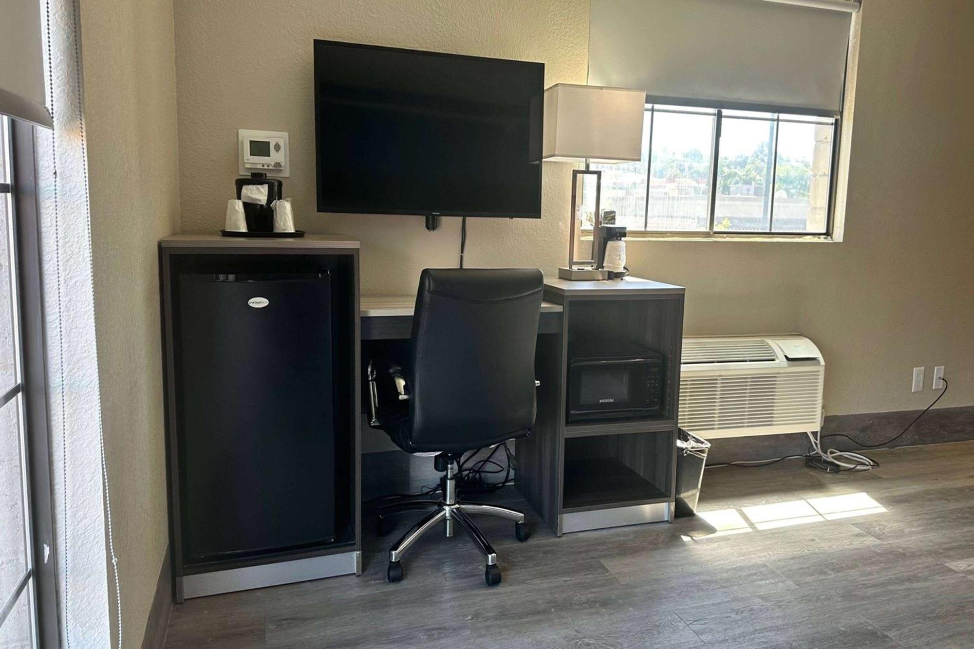Days By Wyndham San Diego Vista