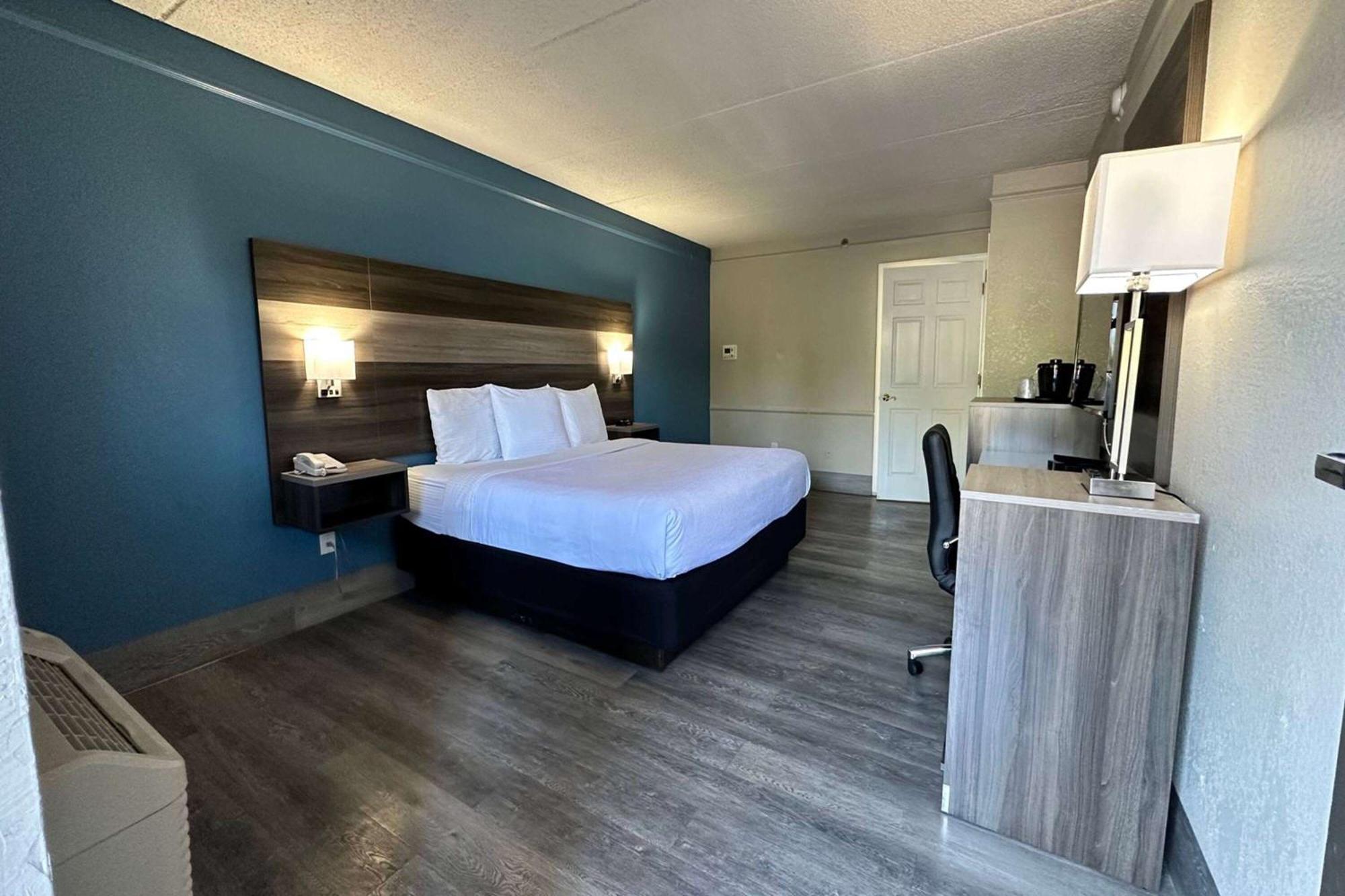 Hotel Days By Wyndham San Diego Vista